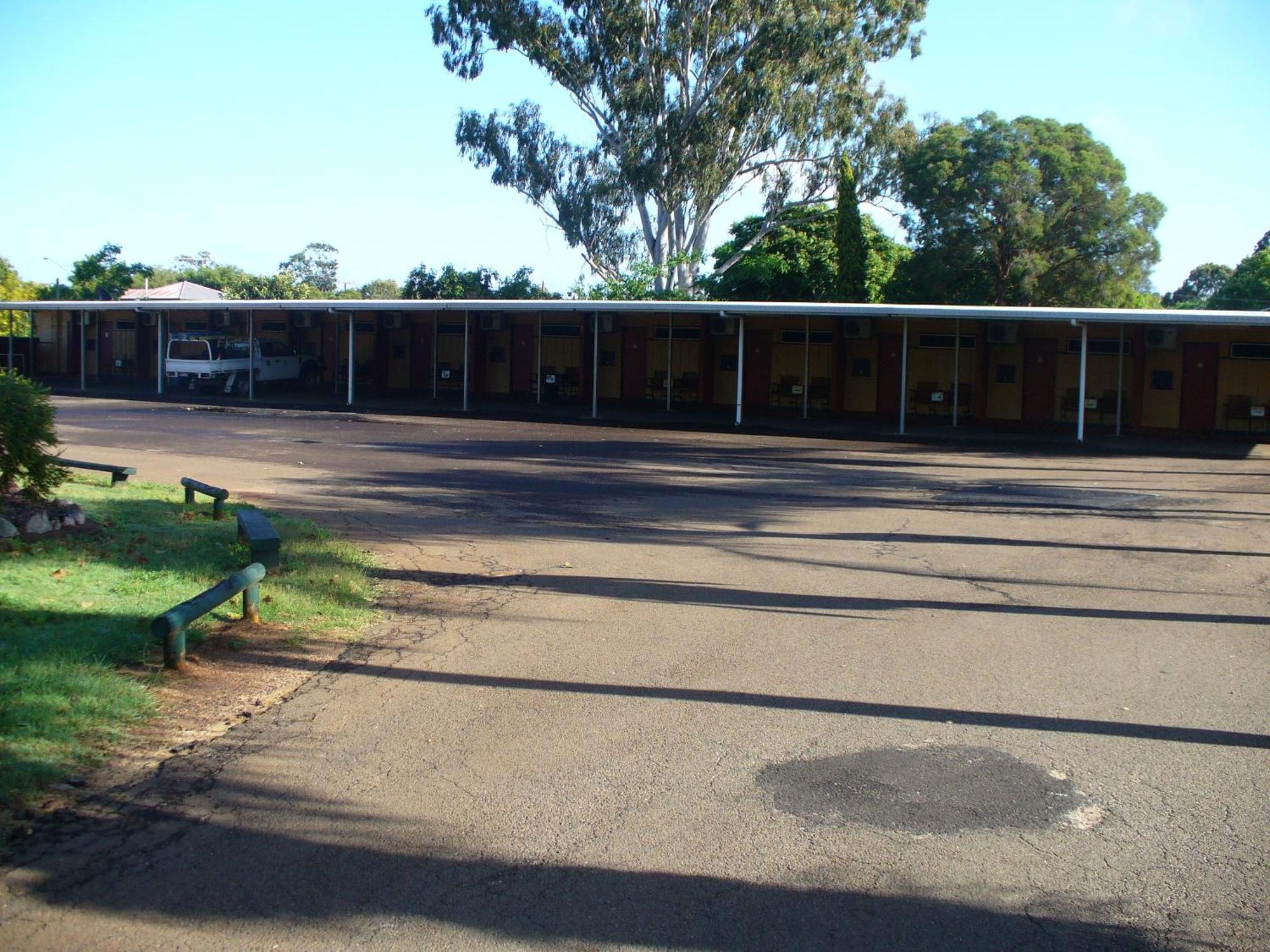 Motel Oasis Kingaroy Kültér fotó