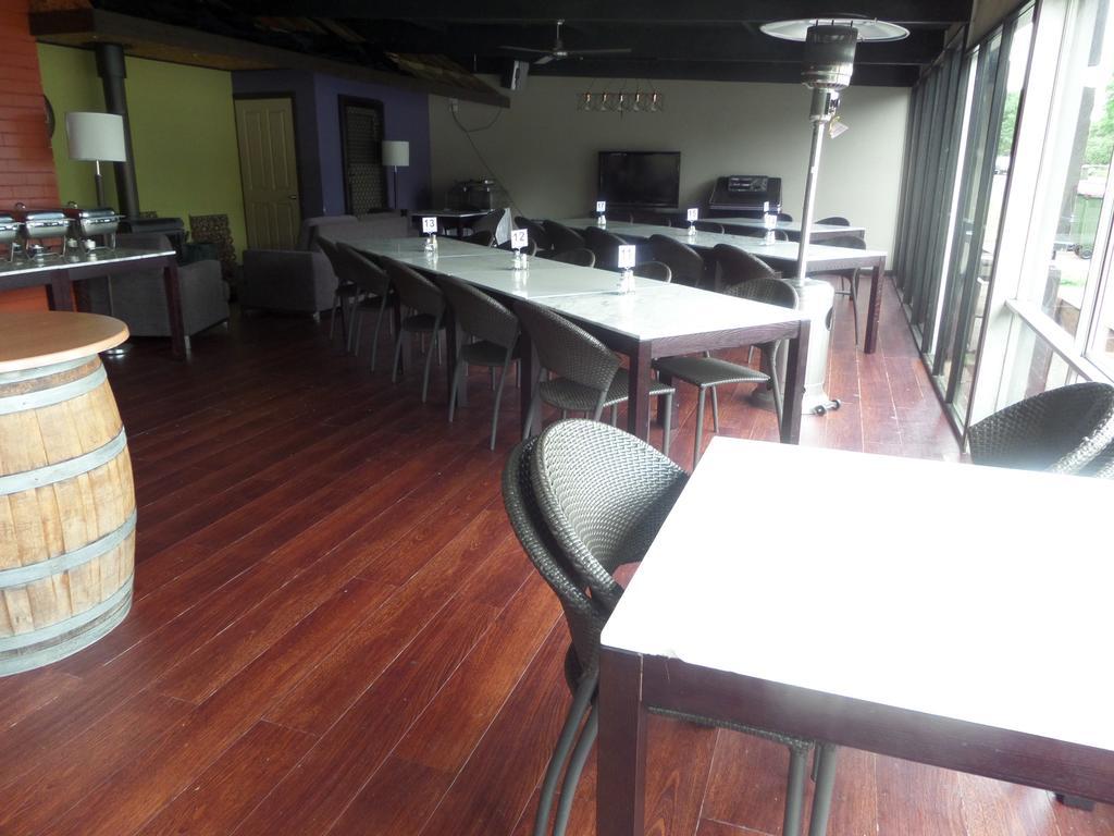 Motel Oasis Kingaroy Kültér fotó
