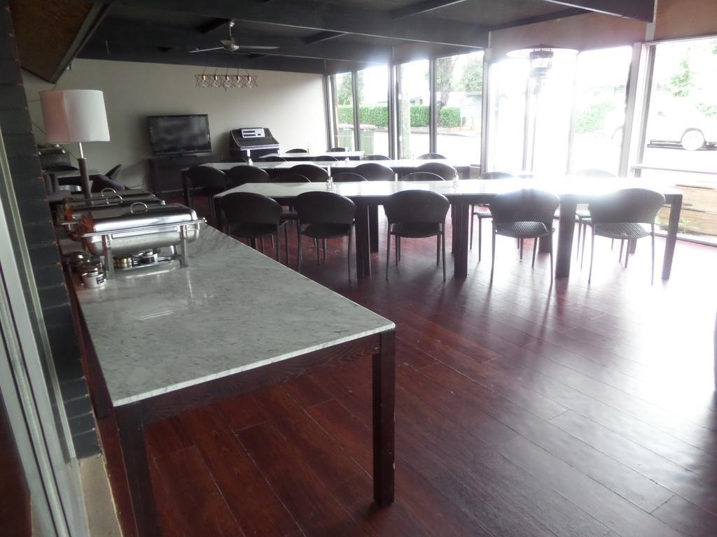 Motel Oasis Kingaroy Kültér fotó