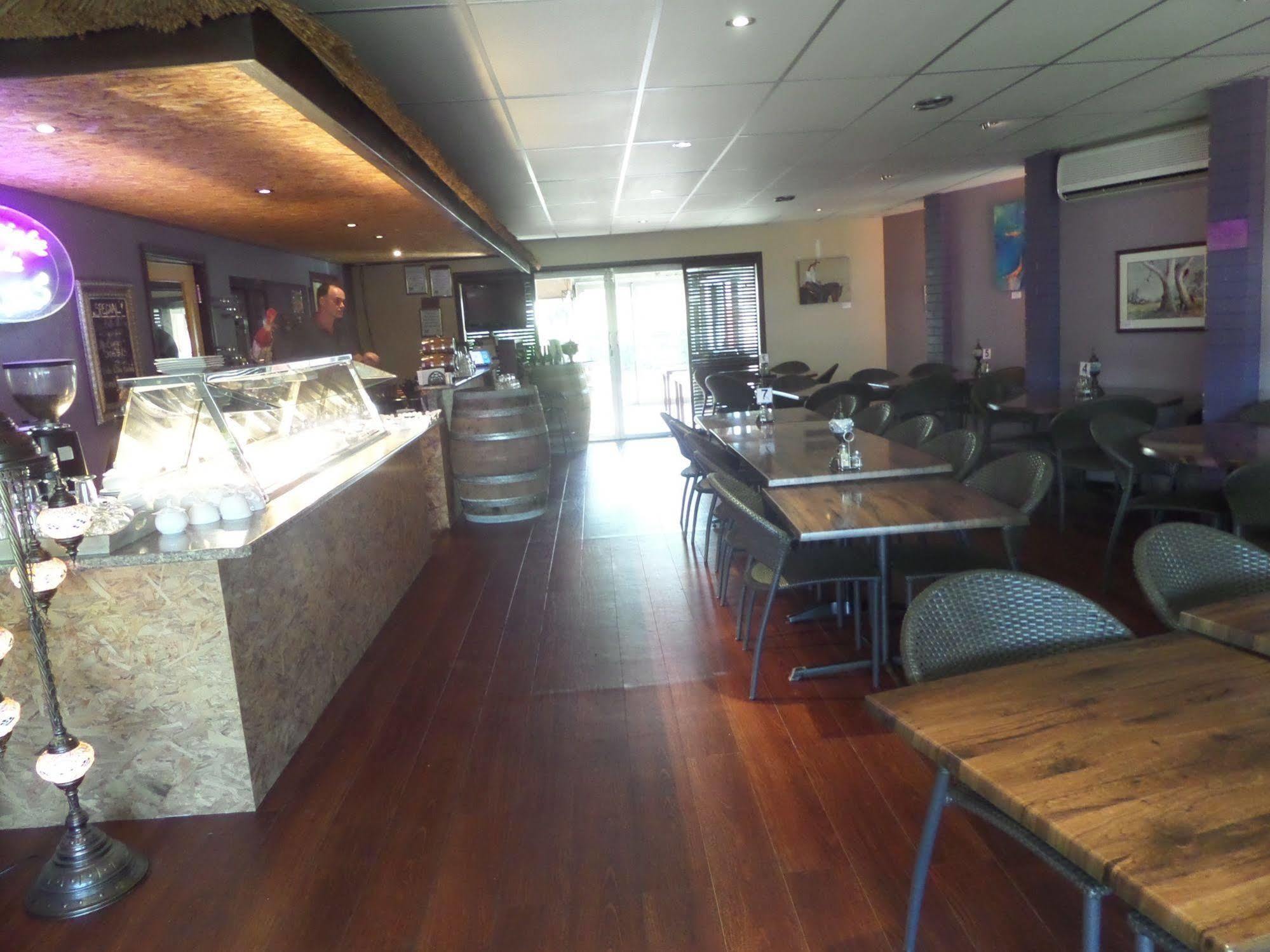 Motel Oasis Kingaroy Kültér fotó